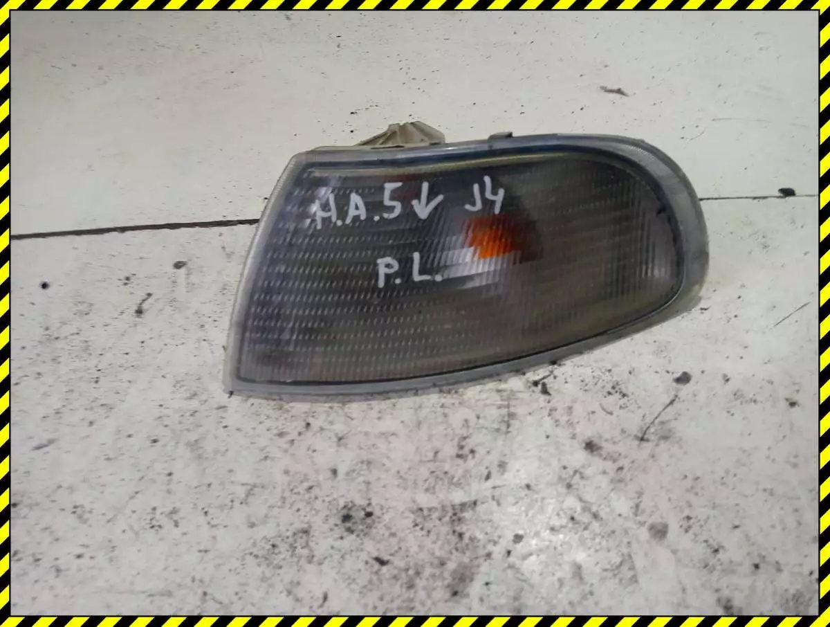 Поворотник левый к Honda Accord 1994