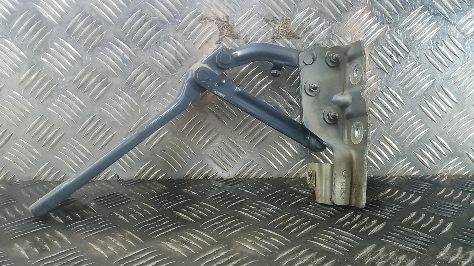 Петля капота к Opel Astra 2009