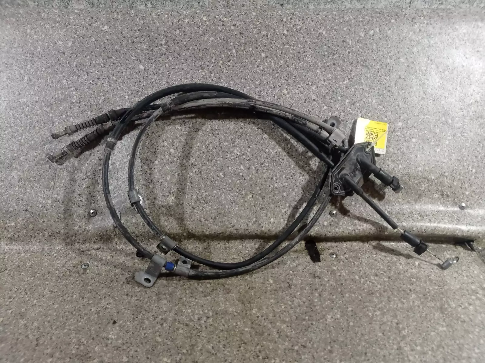 Трос ручника к Mazda 6 2009