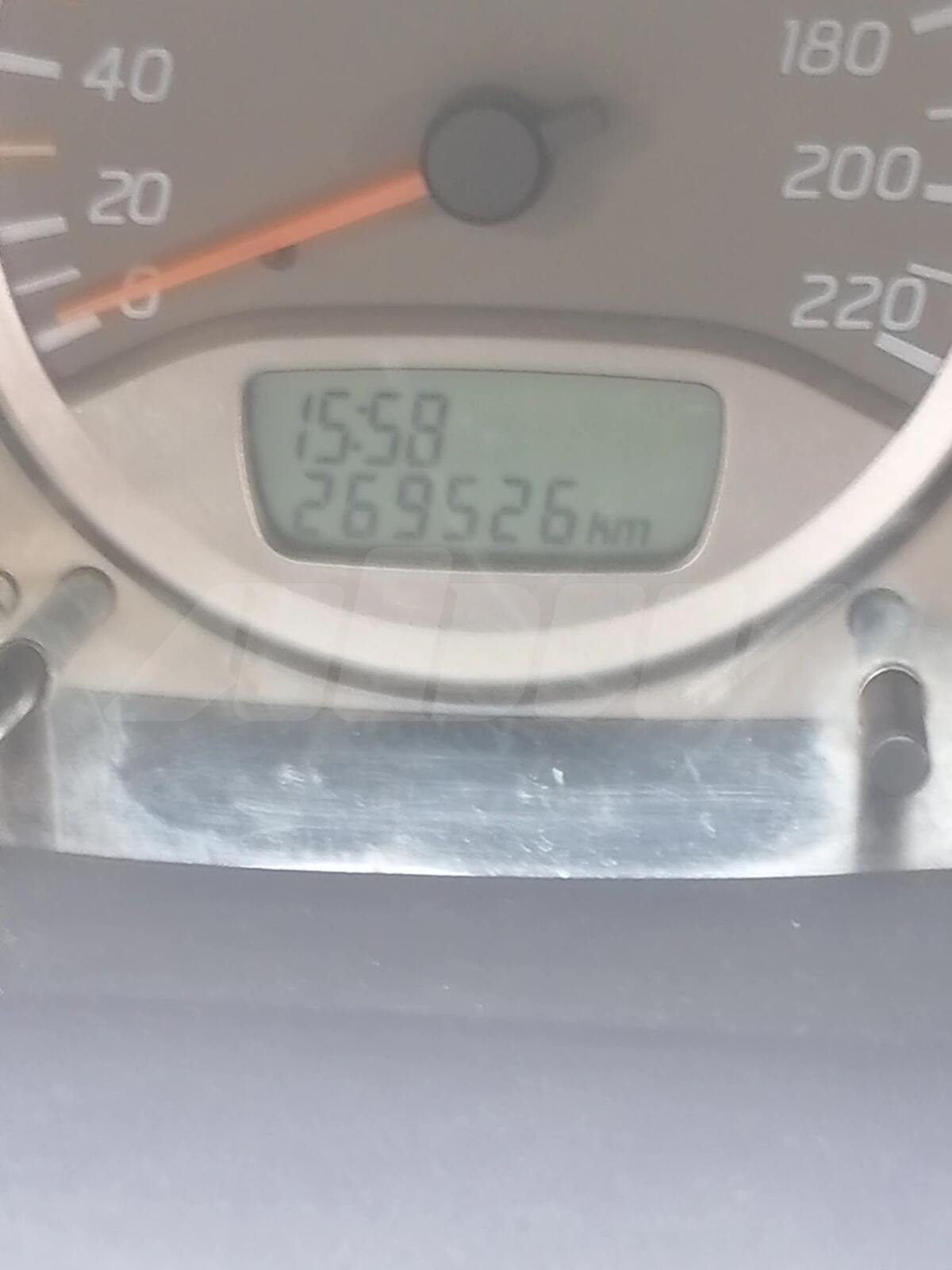 Nissan Almera Tino I, 2003