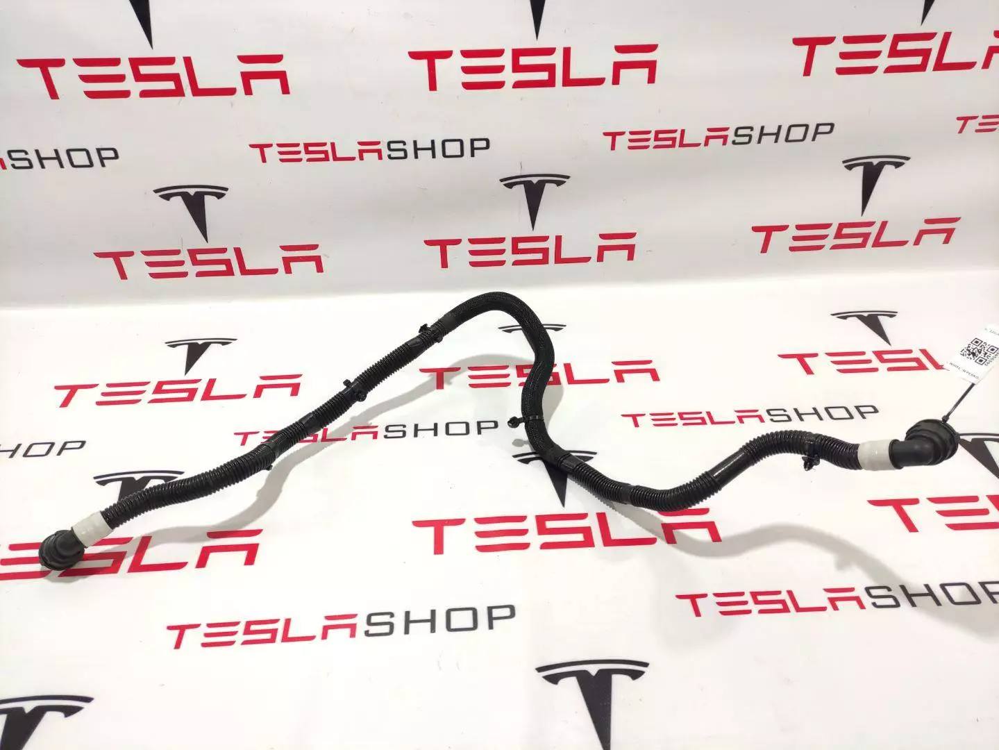 Патрубок радиатора к Tesla Model 3 2019