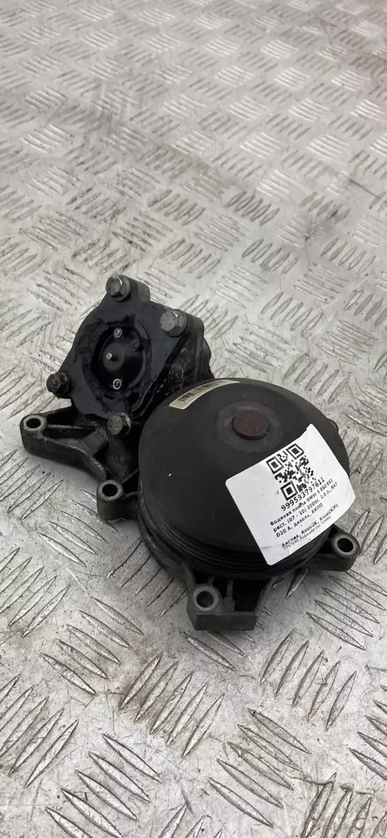 Помпа к BMW  2009