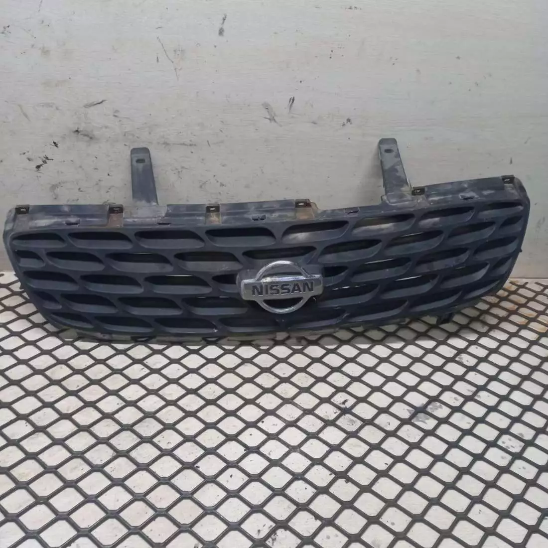 Решетка радиатора к Nissan Sentra 2004
