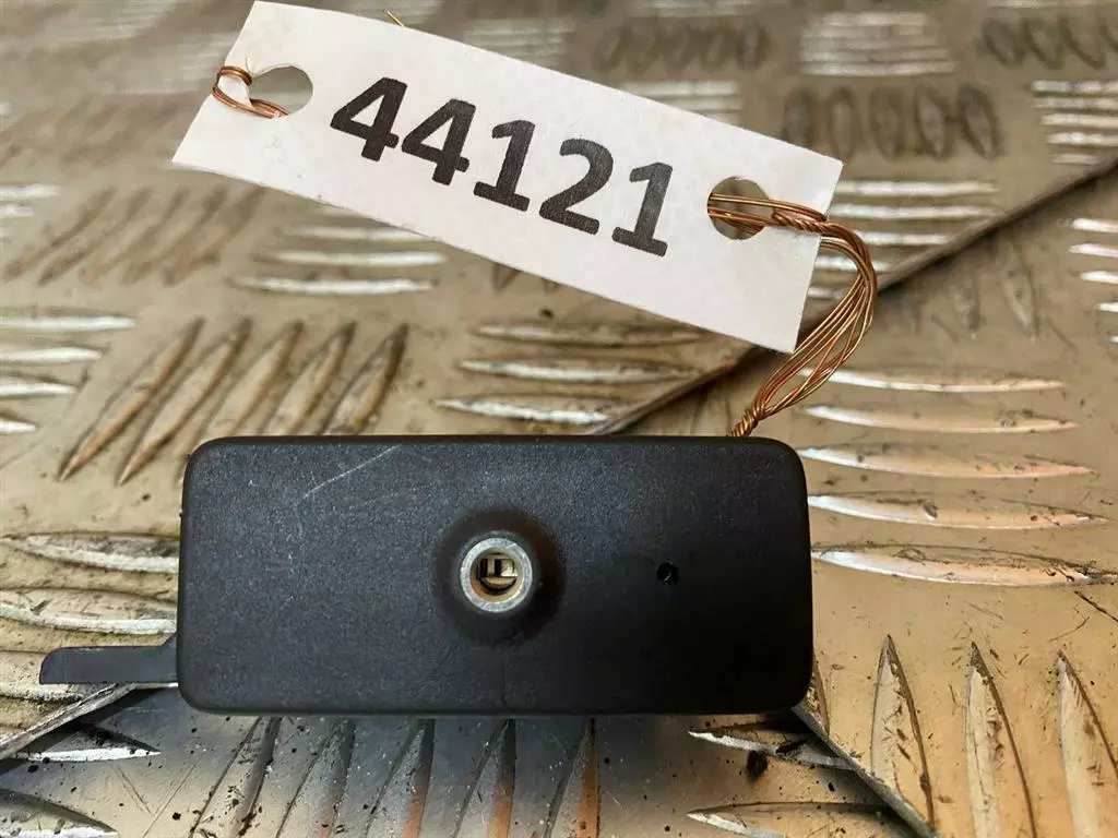 Разъем AUX / USB к Volkswagen Touareg 2008
