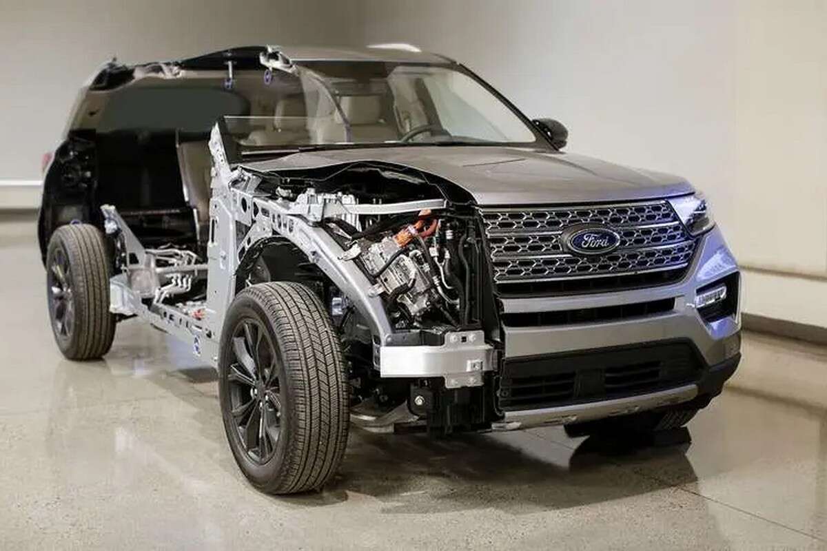 В США отозвали 85 000 полицейских Ford Explorer