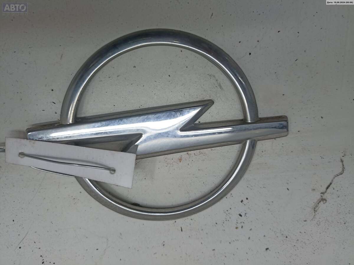 Эмблема к Opel Sintra 1997