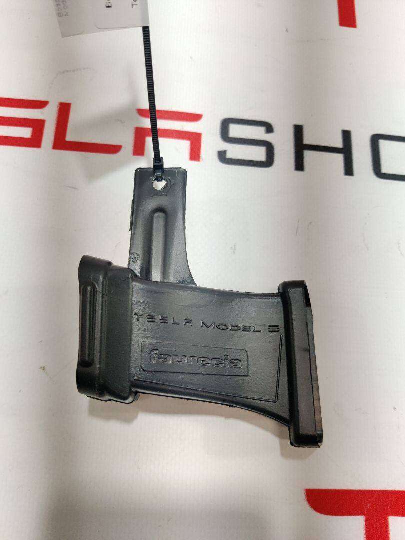 Воздуховод к Tesla Model 3 2019