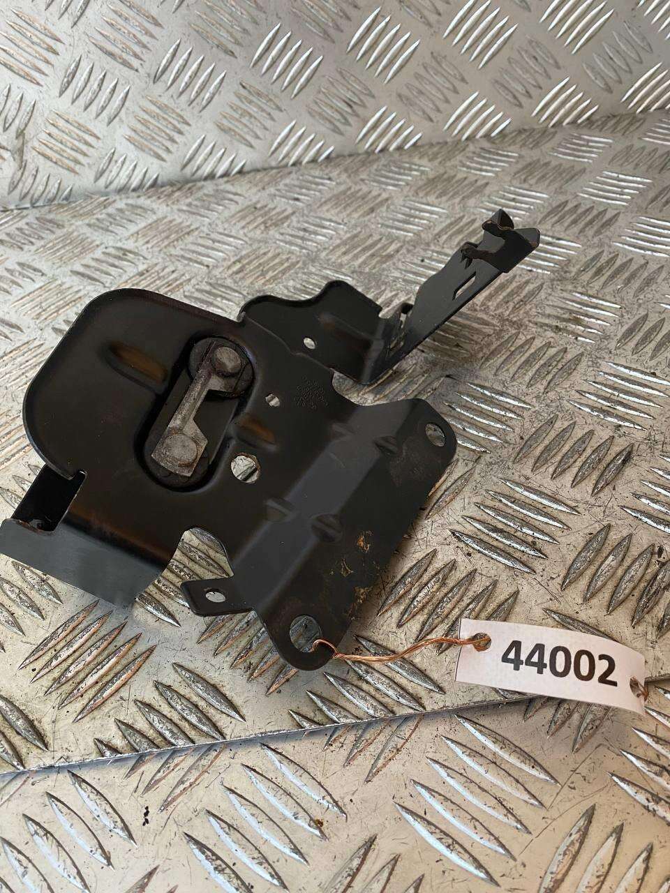 Кронштейн к Audi A4 2008