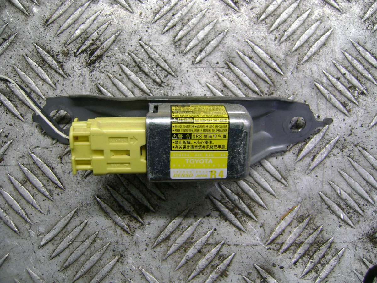 Датчик удара к Toyota Prius 2005