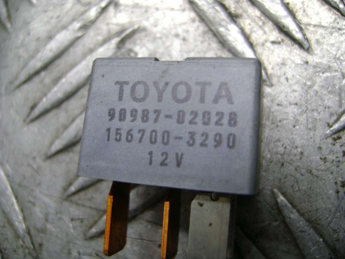 Реле (прочие) к Toyota Prius 2005