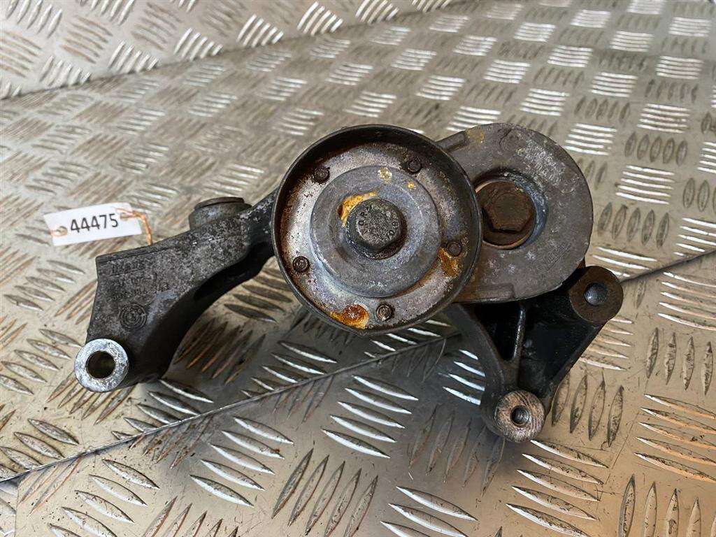 Кронштейн генератора к Opel Astra 2005