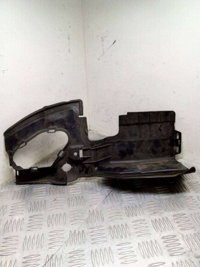 Воздуховод радиатора к BMW  2003
