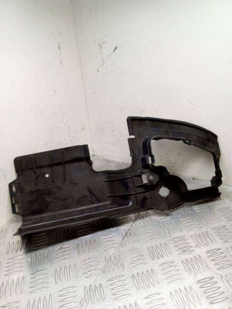 Воздуховод радиатора к BMW  2003