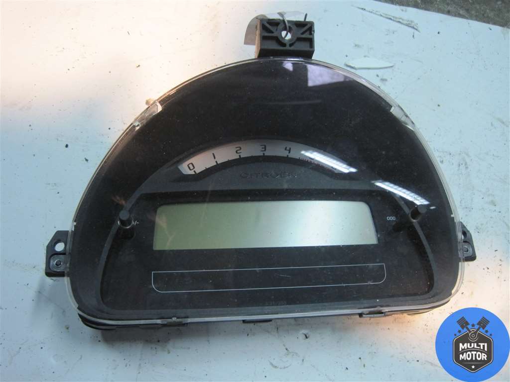 Щиток приборов (приборная панель) к Citroen C3 2004