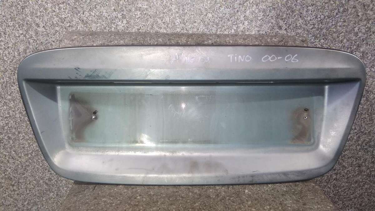 Бленда к Nissan Almera Tino 2002