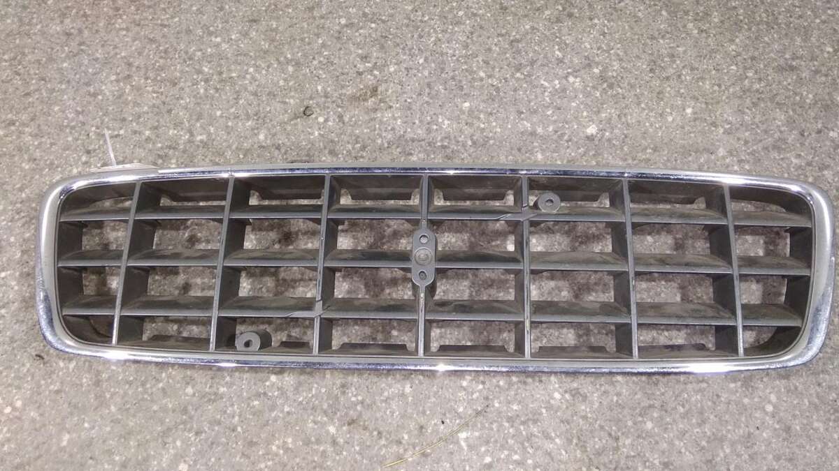 Решетка радиатора к Volvo XC70 2002
