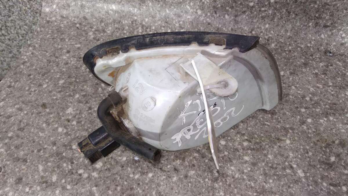 Поворотник левый к Hyundai H200 2001