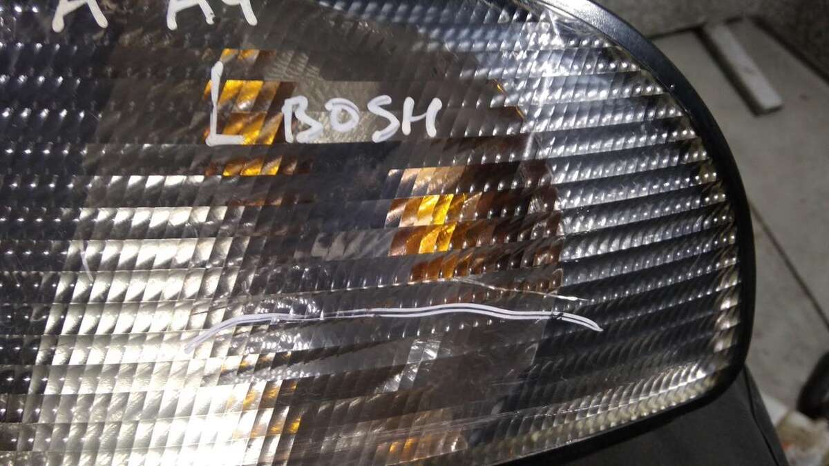 Поворотник левый к Audi A4 1997