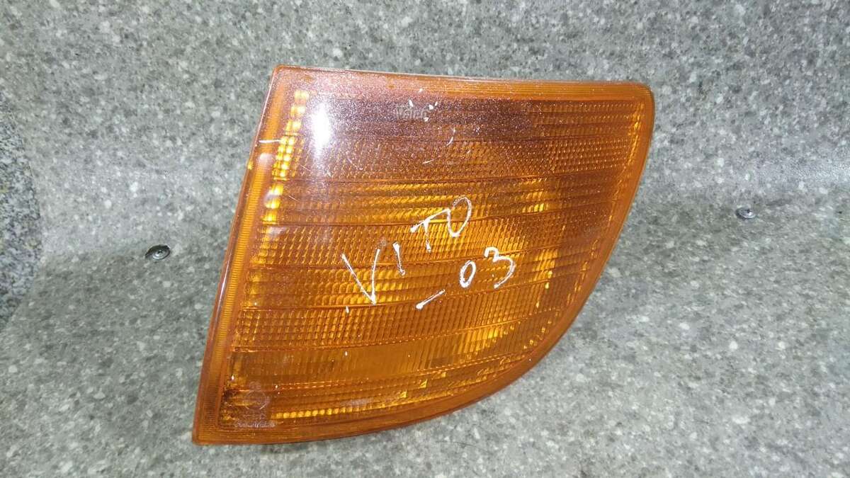 Поворотник левый к Mercedes-Benz Vito 1999