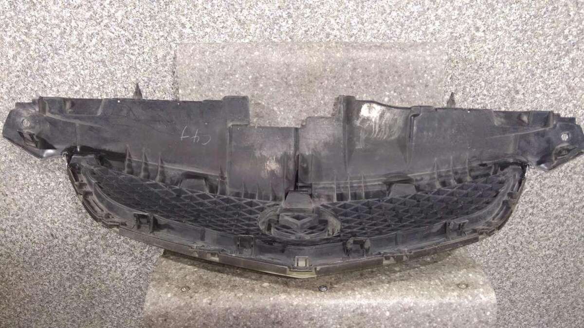 Решетка радиатора к Mazda MPV 2005