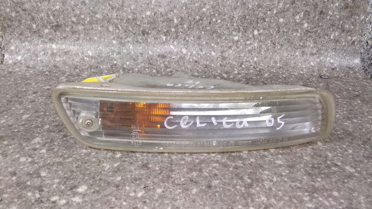 Поворотник правый к Toyota Celica 2003