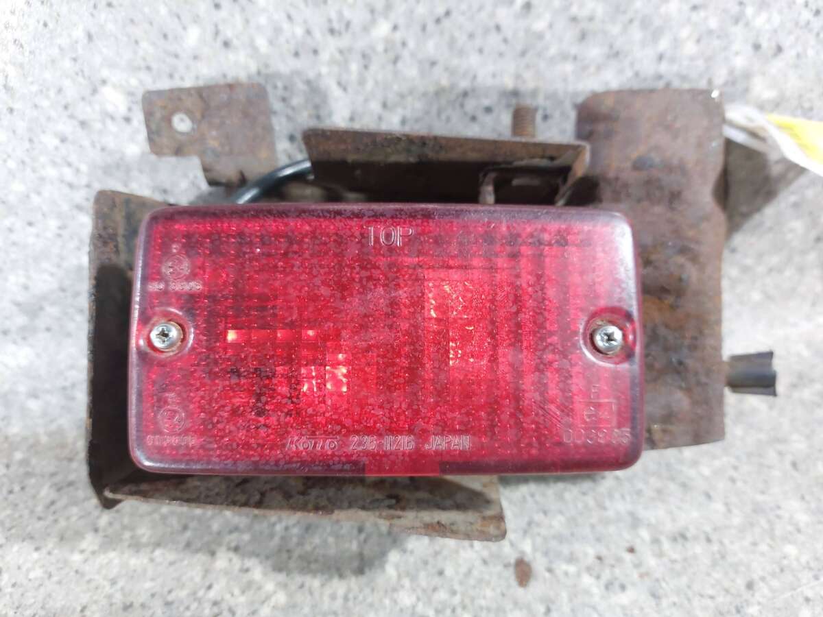 Фонарь противотуманный левый к Suzuki Wagon R 1998