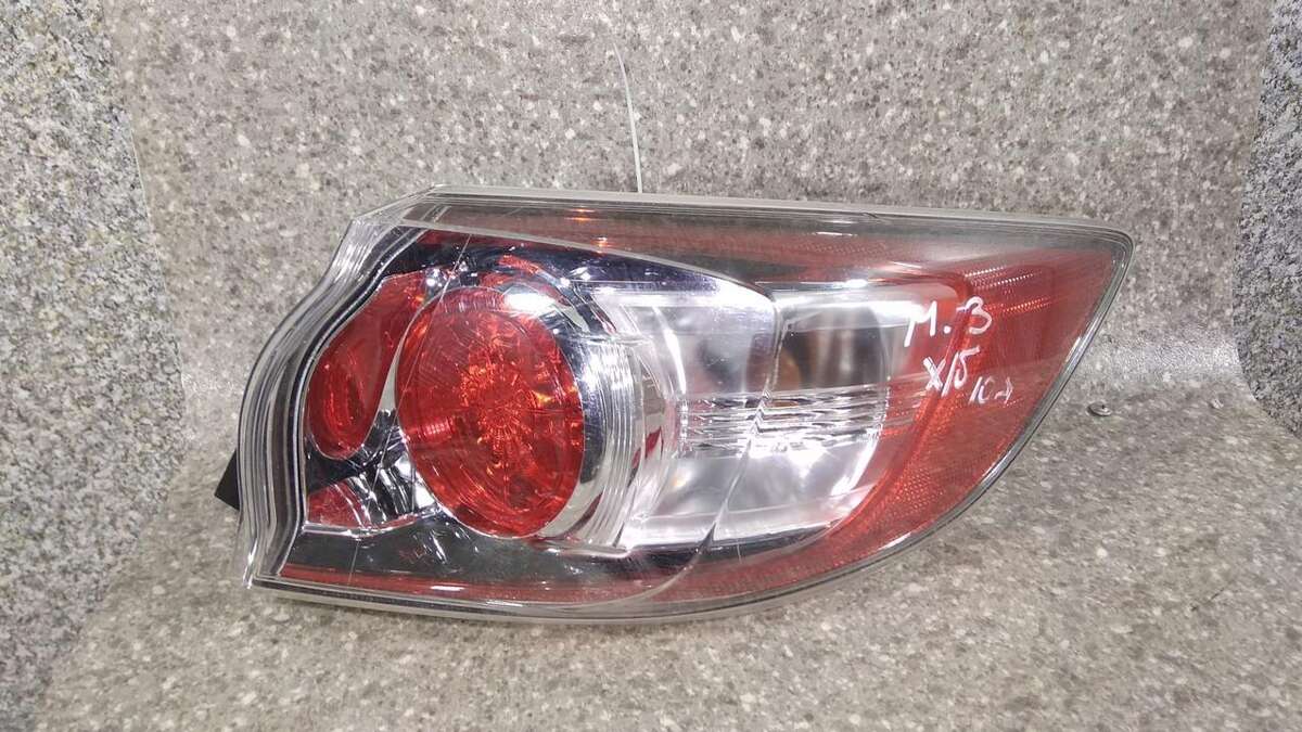 Фонарь задний правый к Mazda 3 2010