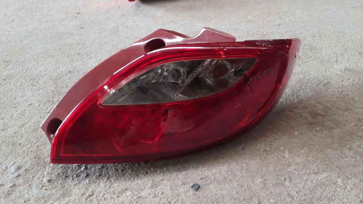 Фонарь задний правый к Mazda 2 2008