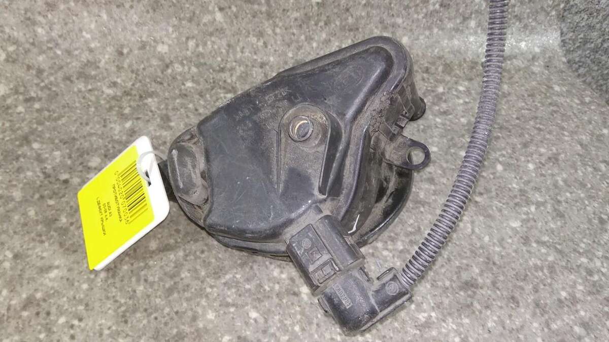 Фара противотуманная левая к Audi A3 2006