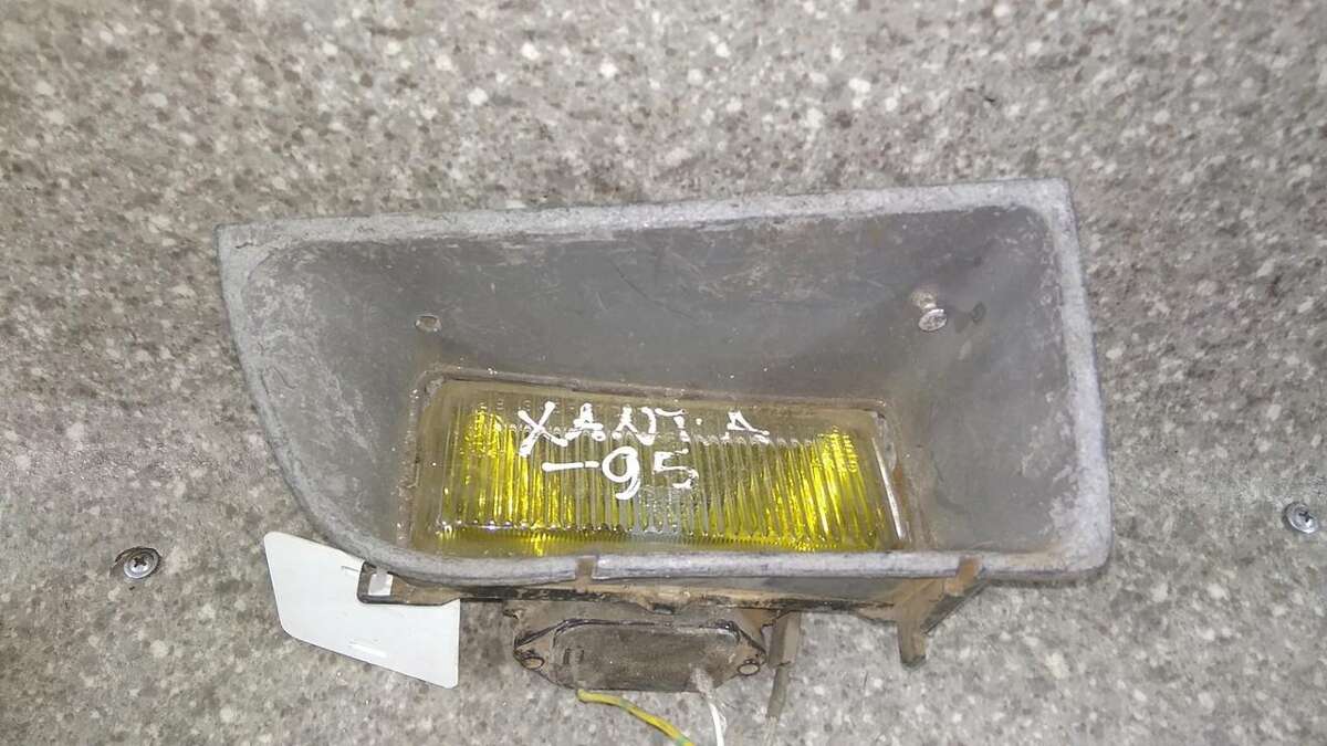 Фара противотуманная левая к Citroen Xantia 1994