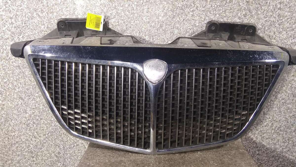 Решетка радиатора к Lancia Phedra 2006