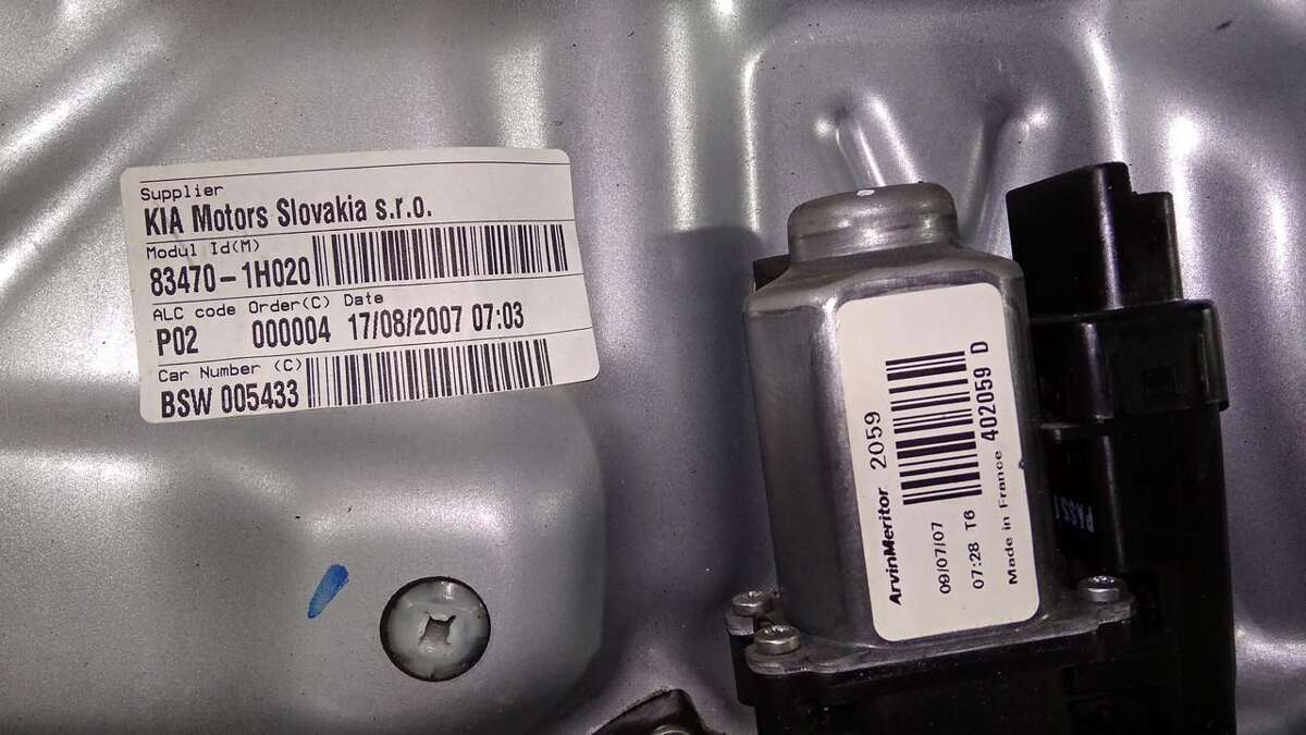 Стеклоподъемник задний левый к Kia Ceed 2010