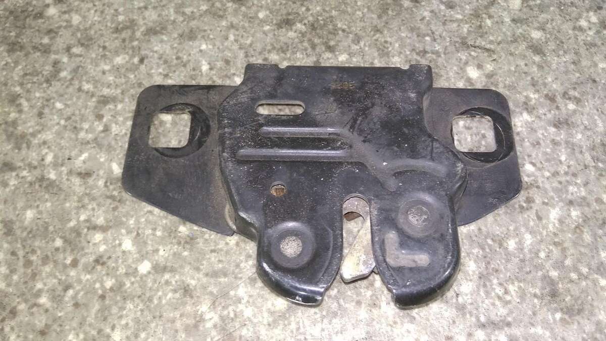 Замок капота к Jeep Grand Cherokee 1995