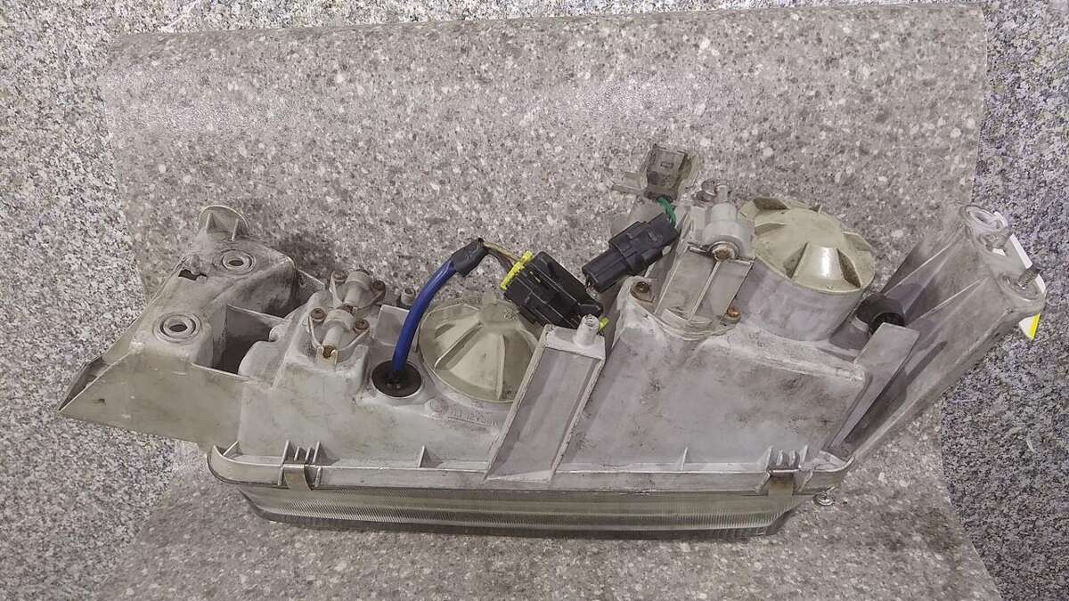 Фара правая к Mazda 626 1995