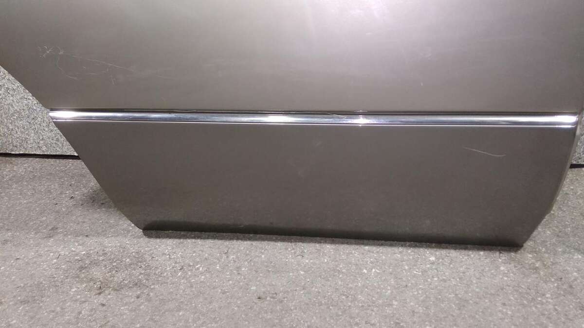 Молдинг двери задней правой к Mercedes-Benz S-klasse 1993