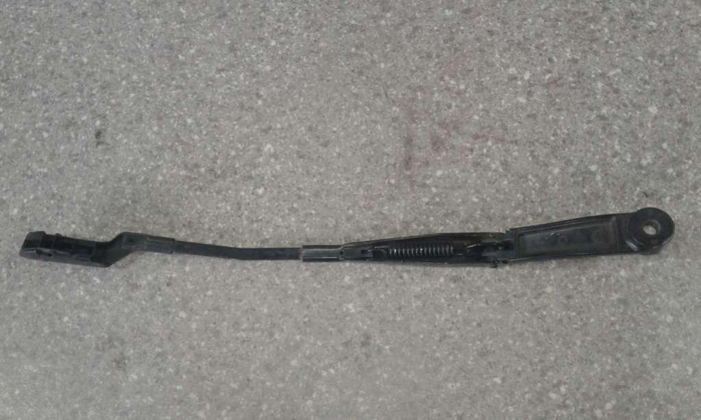 Щеткодержатель к Kia Ceed 2010