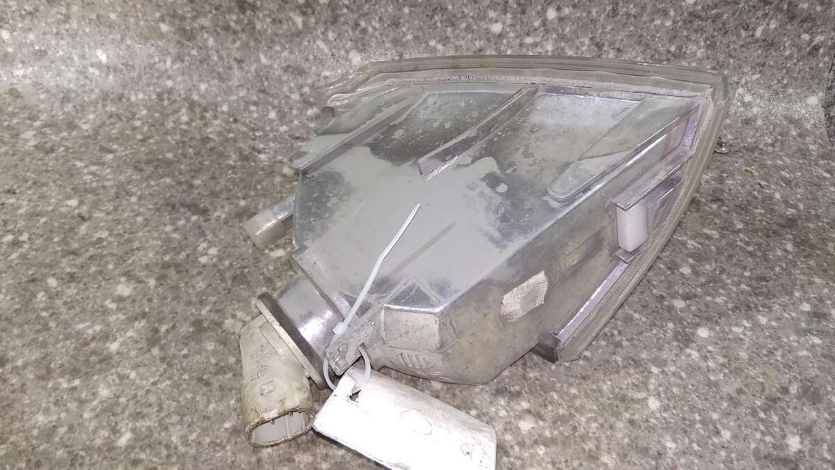 Поворотник левый к Renault 19 1990