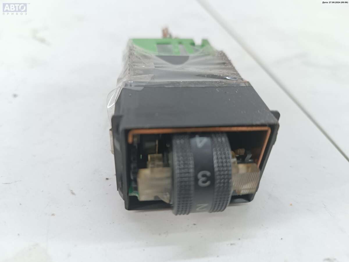 Кнопка  к Audi A6 2002