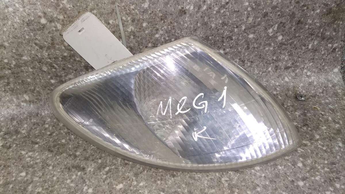 Поворотник правый к Renault Megane 1997