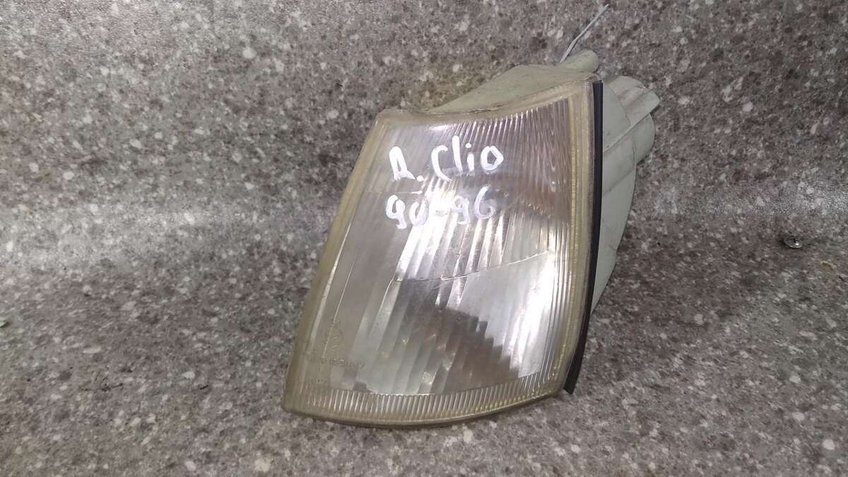 Поворотник левый к Renault Clio 1994