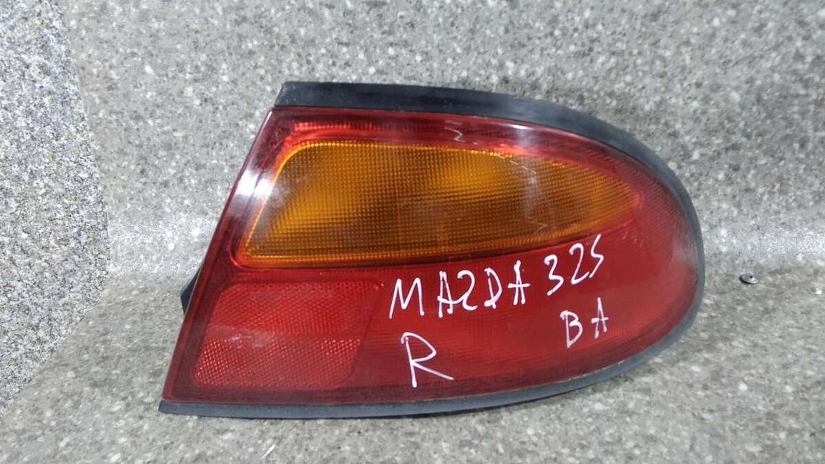Фонарь задний правый к Mazda 323 1996