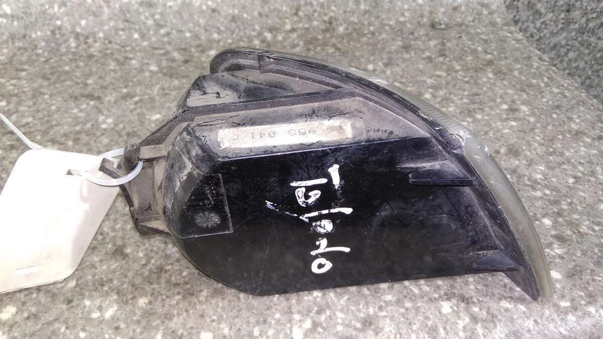 Поворотник левый к SEAT Toledo 1997