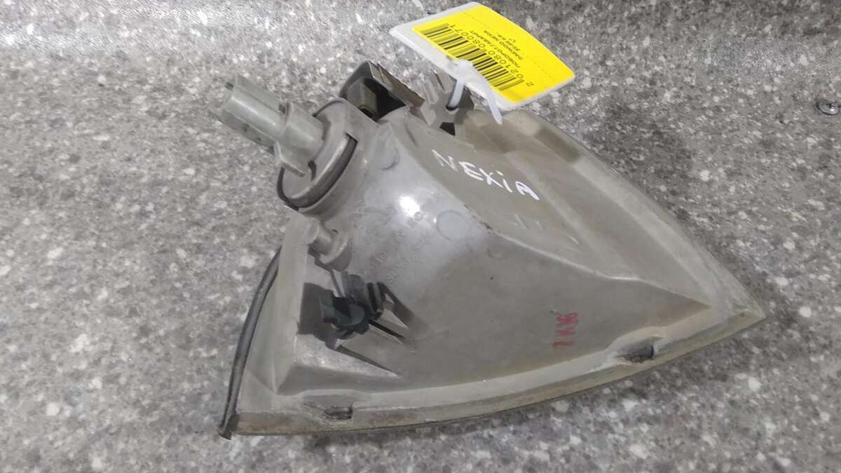 Поворотник левый к Daewoo Nexia 1997
