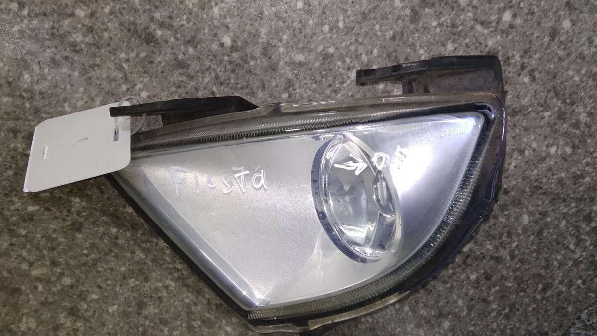 Фара противотуманная левая к Ford Fiesta 2003