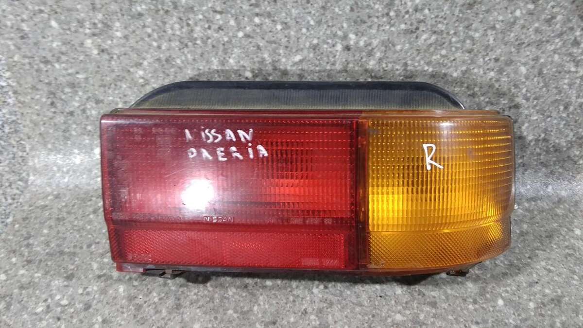 Фонарь задний правый к Nissan Prairie 1993