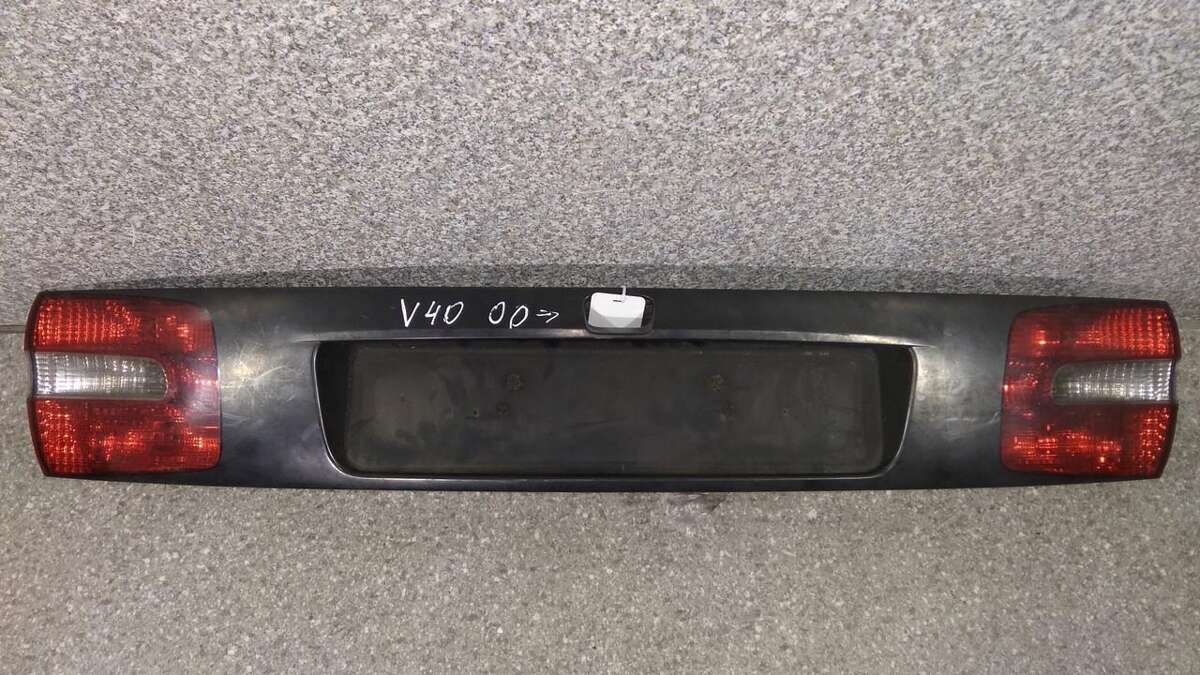 Бленда к Volvo V40 2002