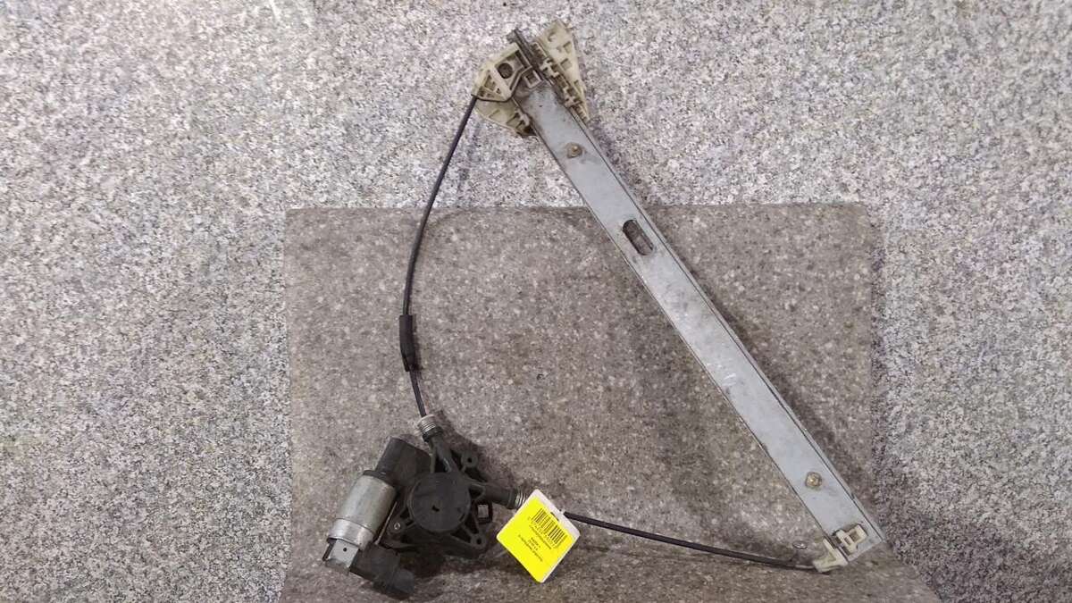 Стеклоподъемник передний правый к Mazda 3 2005
