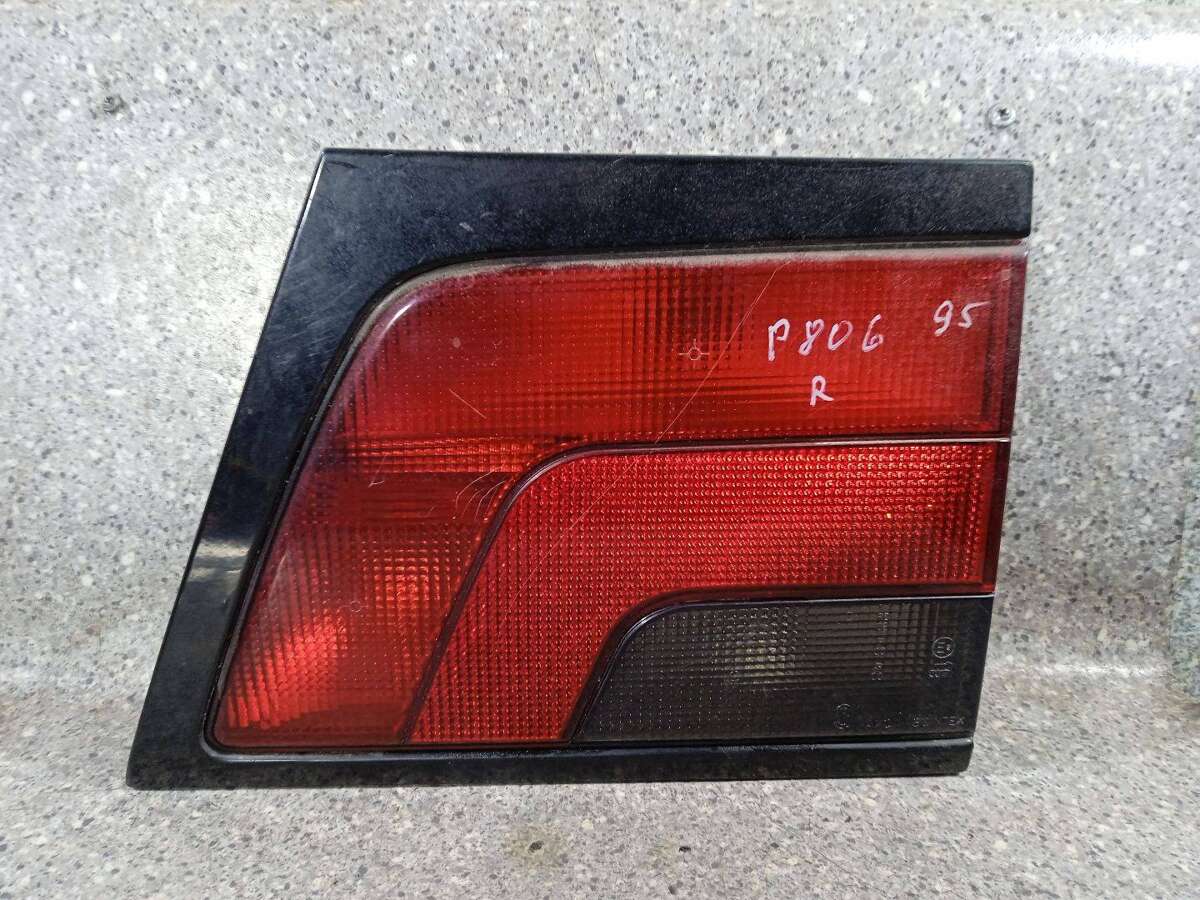 Фонарь крышки багажника правый к Peugeot 806 1996