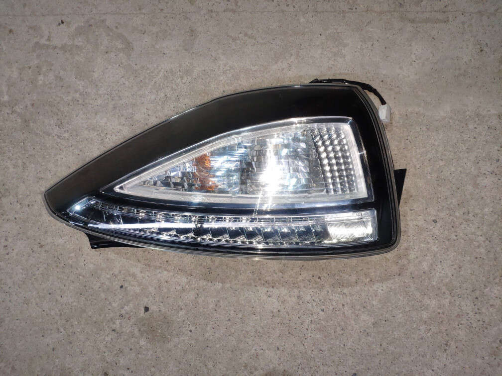 Фонарь задний правый к Mazda 5 2006