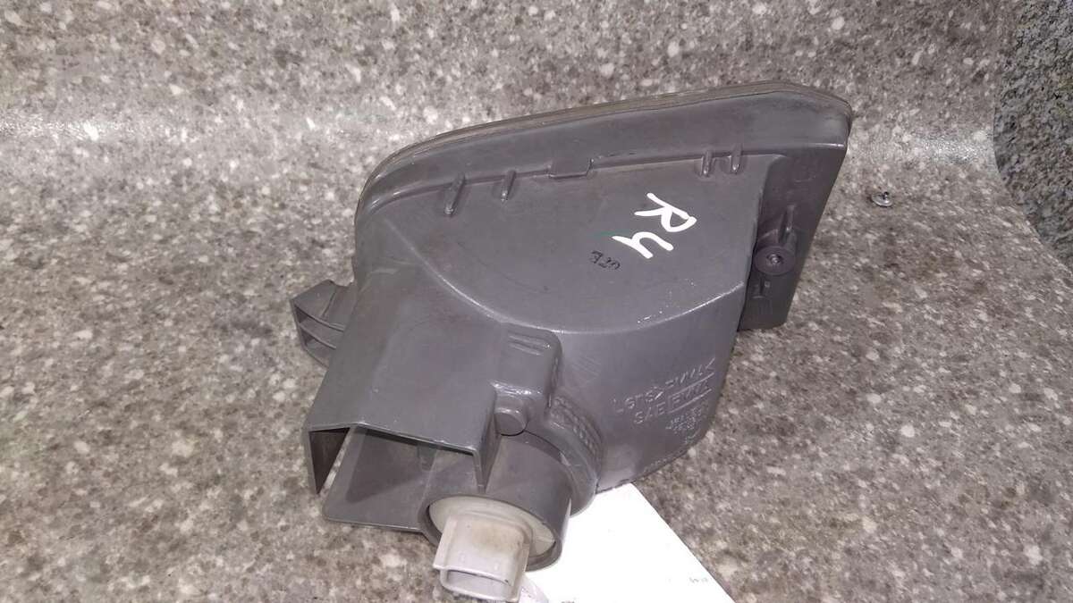 Поворотник левый к Toyota RAV 4 2002